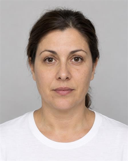 Portrait before changing hair volume
